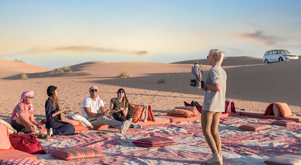 Morning Falconry Desert Safari: Exploring the Desert with Elegance